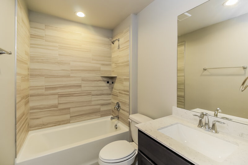 1,835/Mo, 10505 SW 38th Street Mustang, OK 73064 Bathroom View