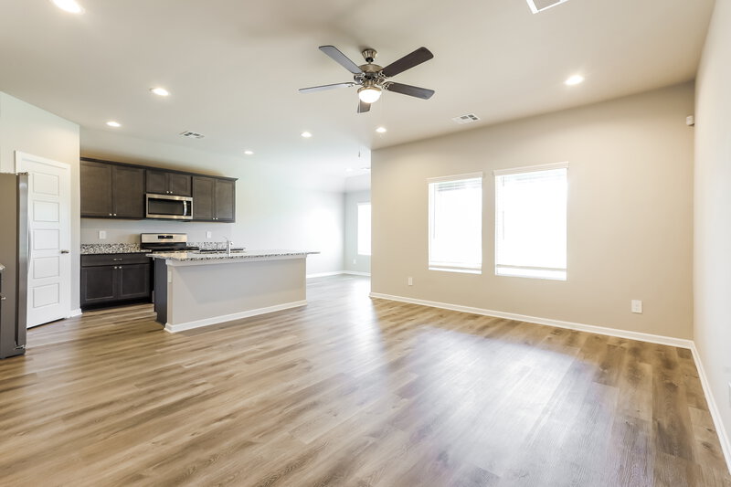 1,735/Mo, 10520 SW 38th Street Mustang, OK 73064 Living Room View