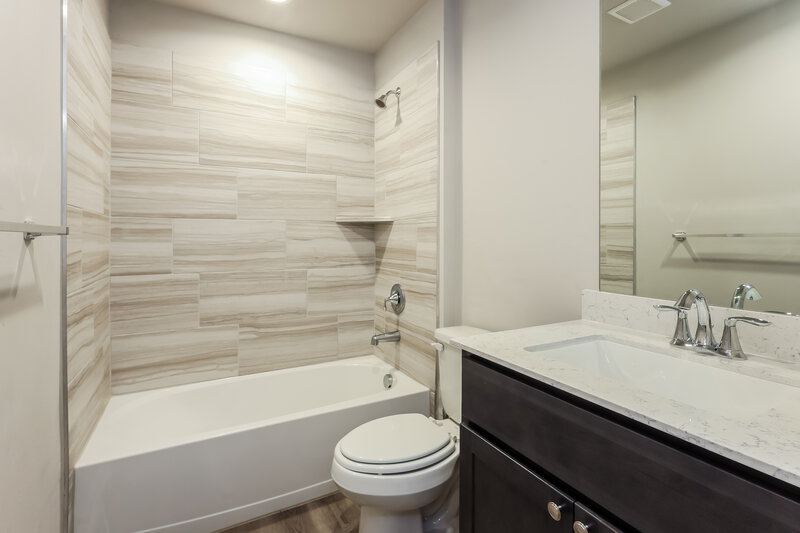 1,735/Mo, 10520 SW 38th Street Mustang, OK 73064 Bathroom View