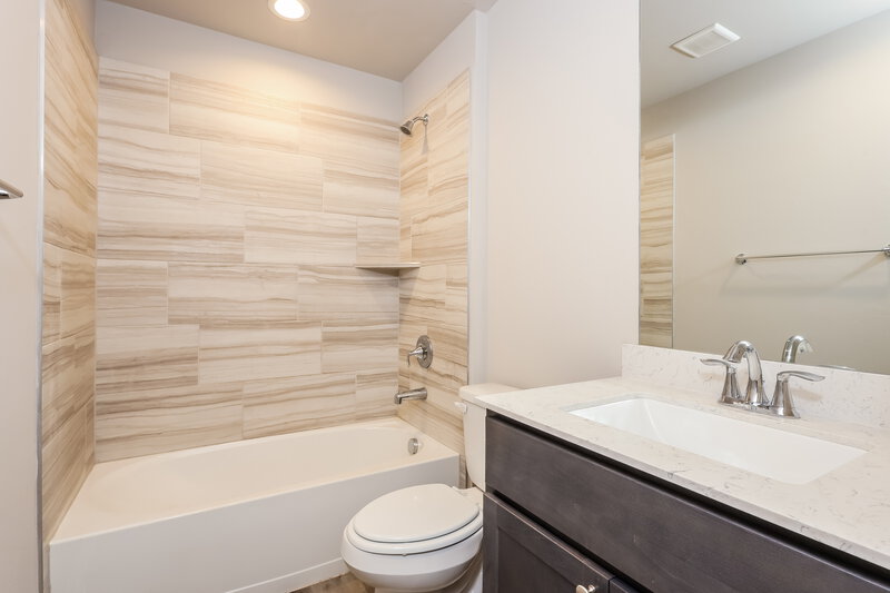 1,690/Mo, 10504 SW 38th Street Mustang, OK 73064 Bathroom View