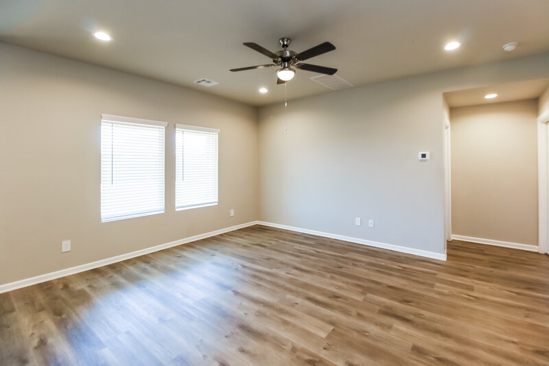 1,715/Mo, 10400 SW 38th Street Mustang, OK 73064 Living Room View