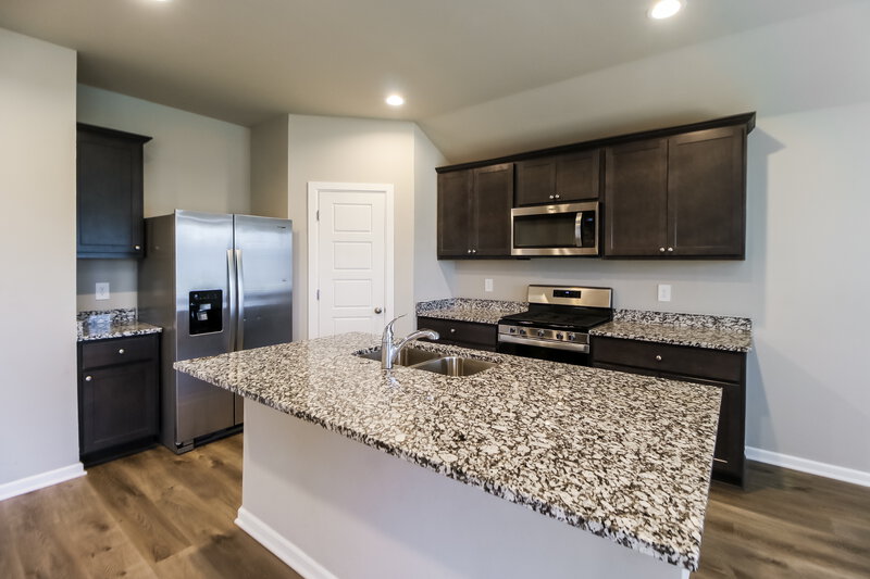1,715/Mo, 10400 SW 38th Street Mustang, OK 73064 Kitchen View 2