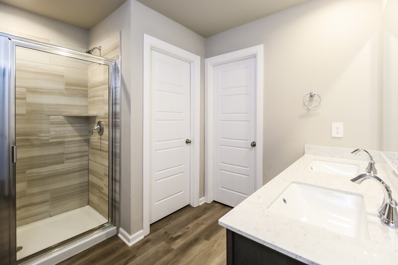 1,715/Mo, 10400 SW 38th Street Mustang, OK 73064 Main Bathroom View