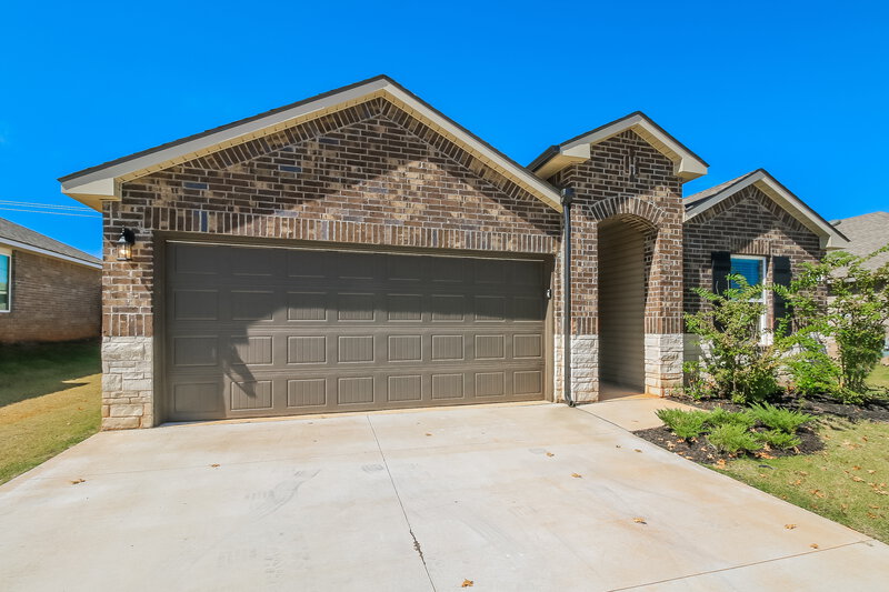 2,200/Mo, 3905 Sara Park Drive Mustang, OK 73064 Front View