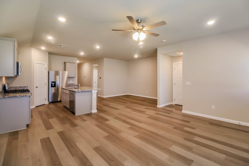 2,200/Mo, 3905 Sara Park Drive Mustang, OK 73064 Living Room View 2