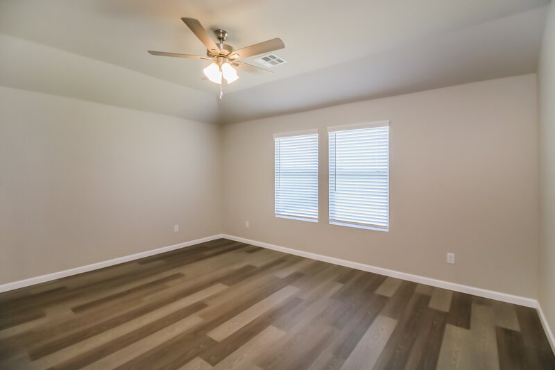 2,200/Mo, 3905 Sara Park Drive Mustang, OK 73064 Main Bedroom View 2