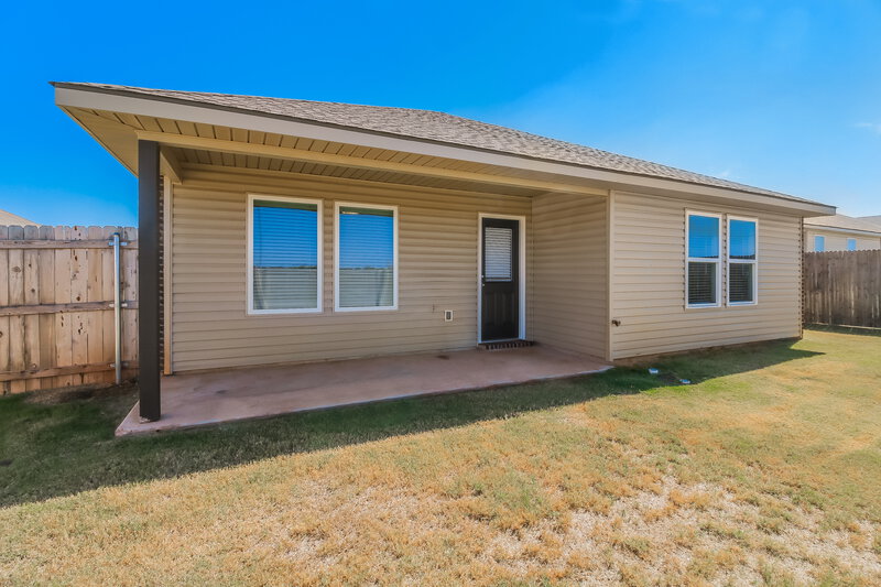 2,200/Mo, 3905 Sara Park Drive Mustang, OK 73064 Rear View