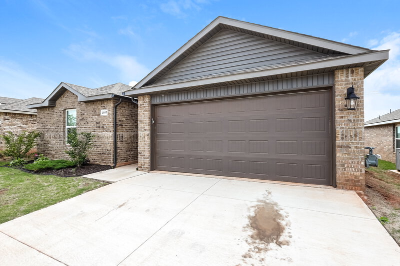 1,690/Mo, 3913 Sara Park Drive Mustang, OK 73064 Front View
