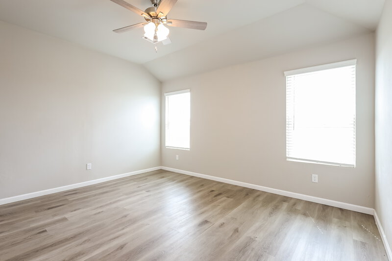 1,690/Mo, 3913 Sara Park Drive Mustang, OK 73064 Main Bedroom View 2