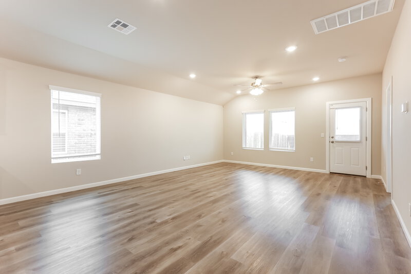 1,675/Mo, 10521 SW 39th Street Mustang, OK 73064 Living Room View