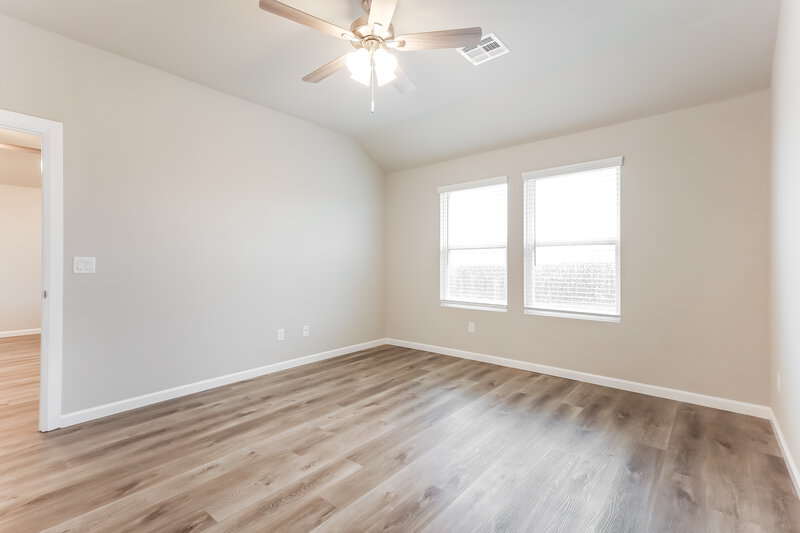 1,675/Mo, 10521 SW 39th Street Mustang, OK 73064 Main Bedroom View 2