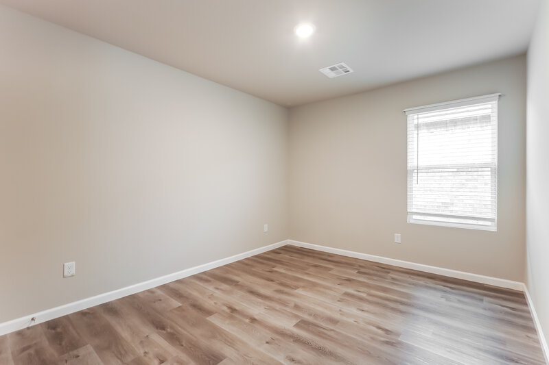 1,675/Mo, 10521 SW 39th Street Mustang, OK 73064 Bedroom View 2
