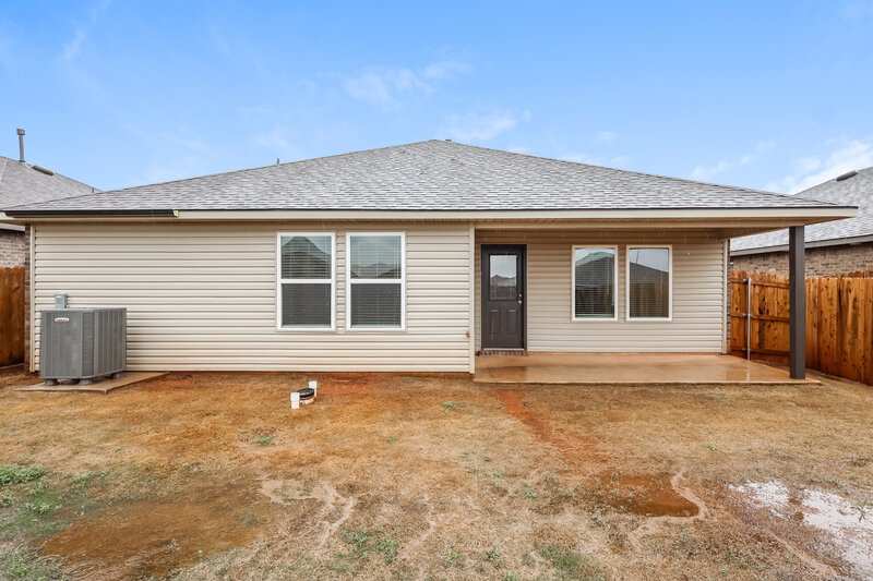 1,675/Mo, 10521 SW 39th Street Mustang, OK 73064 Rear View