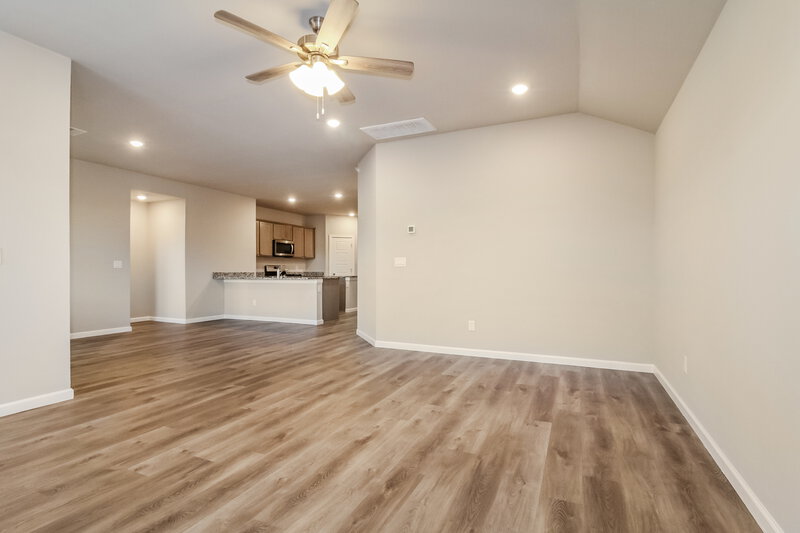 2,140/Mo, 10505 SW 39th Street Mustang, OK 73064 Living Room View