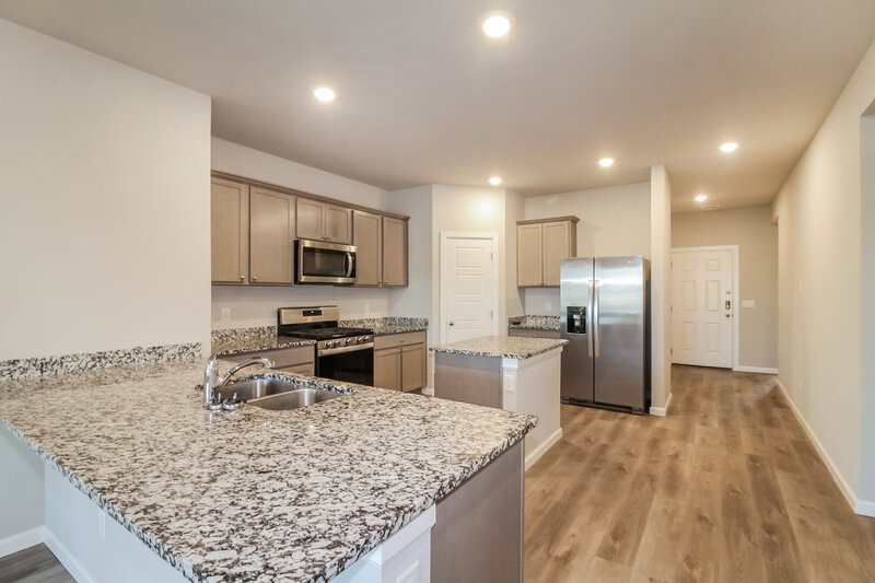 2,140/Mo, 10505 SW 39th Street Mustang, OK 73064 Kitchen View 2