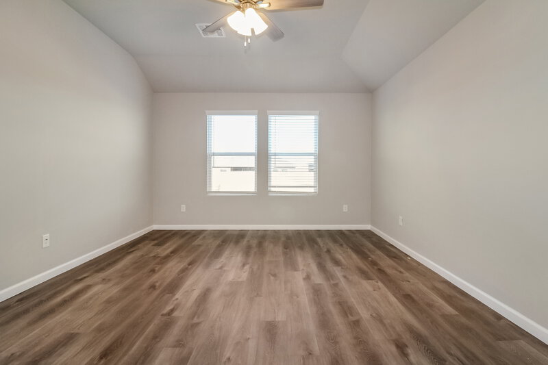 2,140/Mo, 10505 SW 39th Street Mustang, OK 73064 Main Bedroom View
