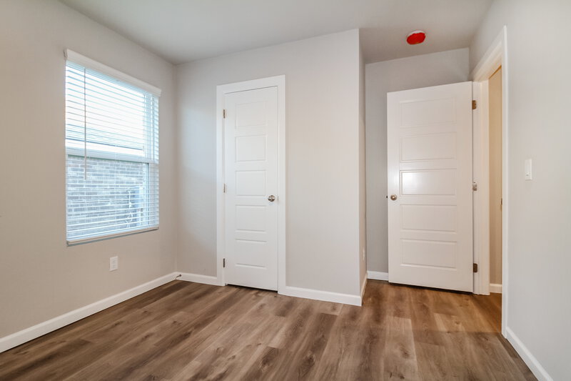 2,140/Mo, 10505 SW 39th Street Mustang, OK 73064 Bedroom View 4