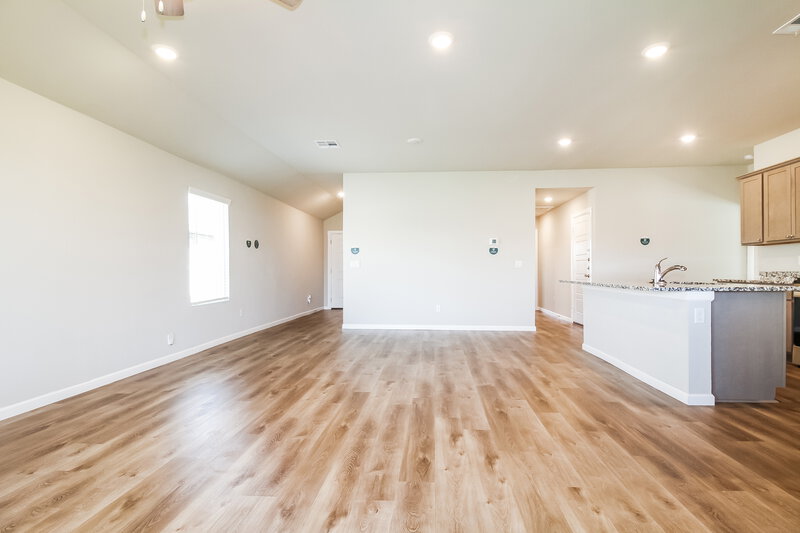 1,715/Mo, 10413 SW 39th Street Mustang, OK 73064 Living Room View