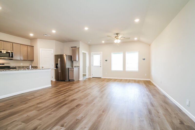 1,715/Mo, 10413 SW 39th Street Mustang, OK 73064 Living Room View 2