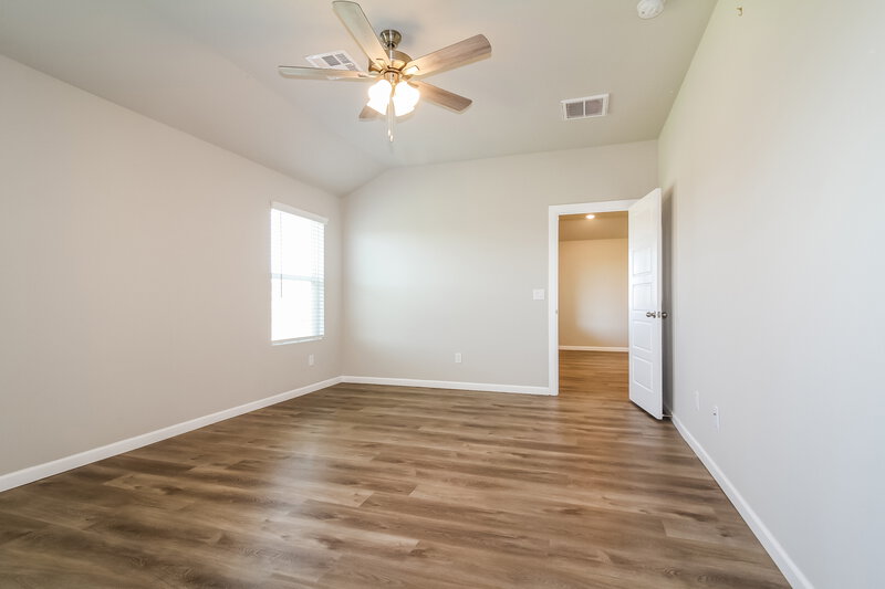 1,715/Mo, 10413 SW 39th Street Mustang, OK 73064 Main Bedroom View