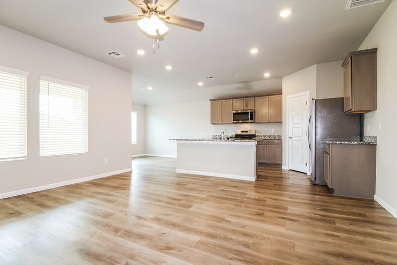 1,925/Mo, 10405 SW 39th Street Mustang, OK 73064 Living Room View 2