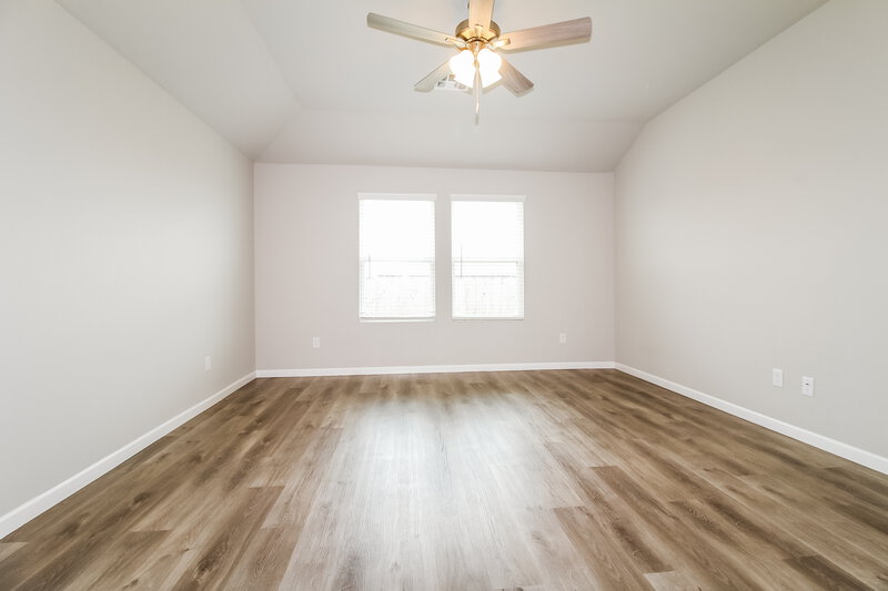 1,925/Mo, 10405 SW 39th Street Mustang, OK 73064 Main Bedroom View