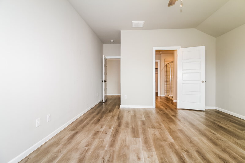 1,925/Mo, 10405 SW 39th Street Mustang, OK 73064 Main Bedroom View 2