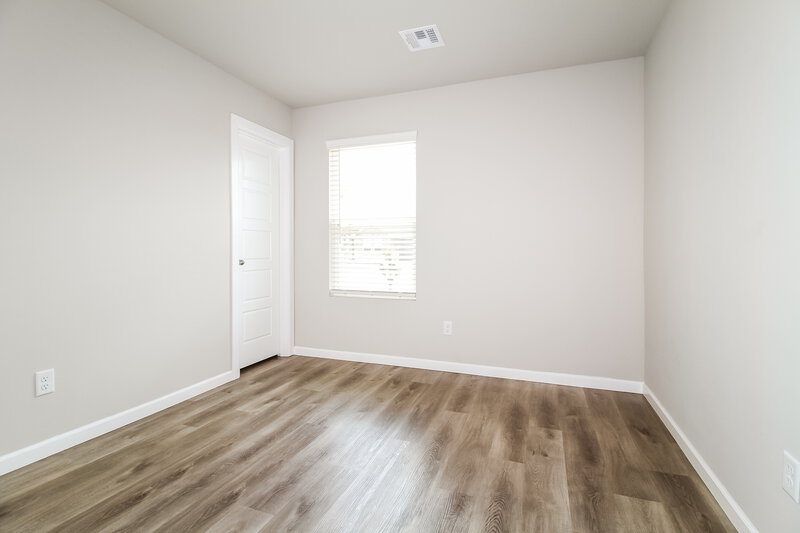 1,925/Mo, 10405 SW 39th Street Mustang, OK 73064 Bedroom View