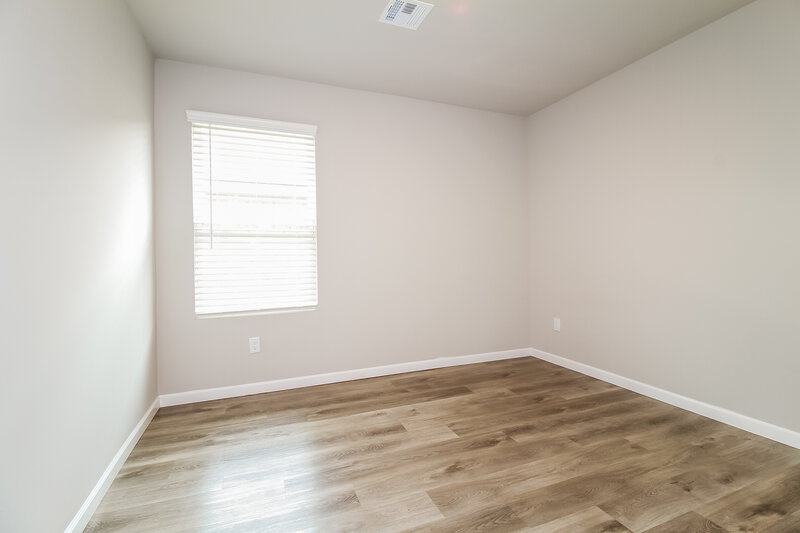 1,925/Mo, 10405 SW 39th Street Mustang, OK 73064 Bedroom View 3