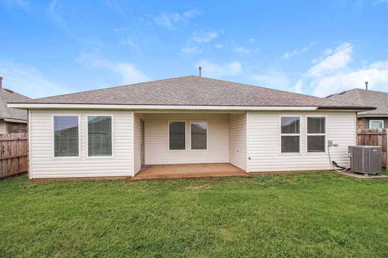 1,925/Mo, 10405 SW 39th Street Mustang, OK 73064 Rear View
