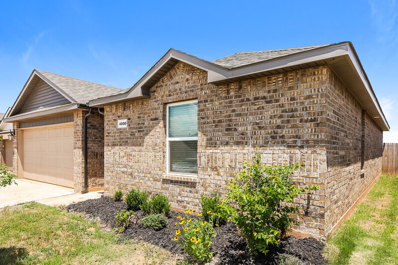1,690/Mo, 4000 Canyon Ridge Lane Mustang, OK 73064 Front View