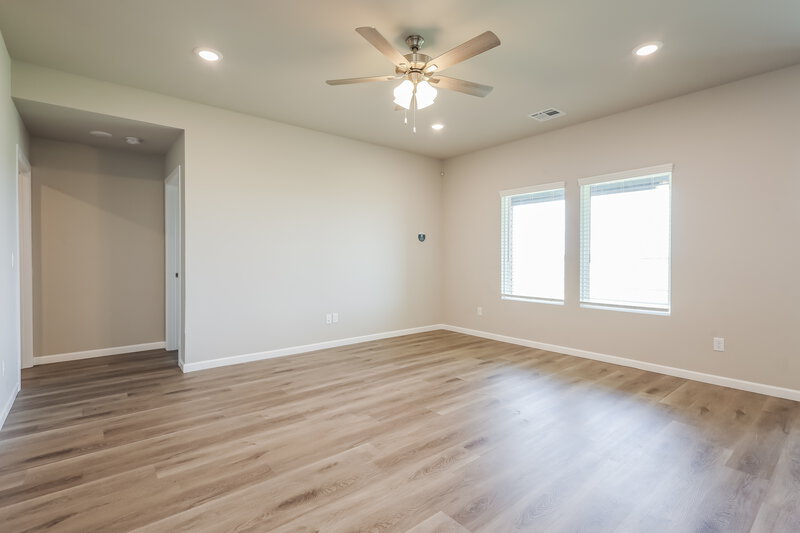 1,690/Mo, 4000 Canyon Ridge Lane Mustang, OK 73064 Living Room View 2
