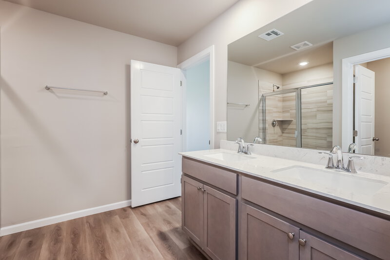 1,690/Mo, 4000 Canyon Ridge Lane Mustang, OK 73064 Main Bathroom View 2