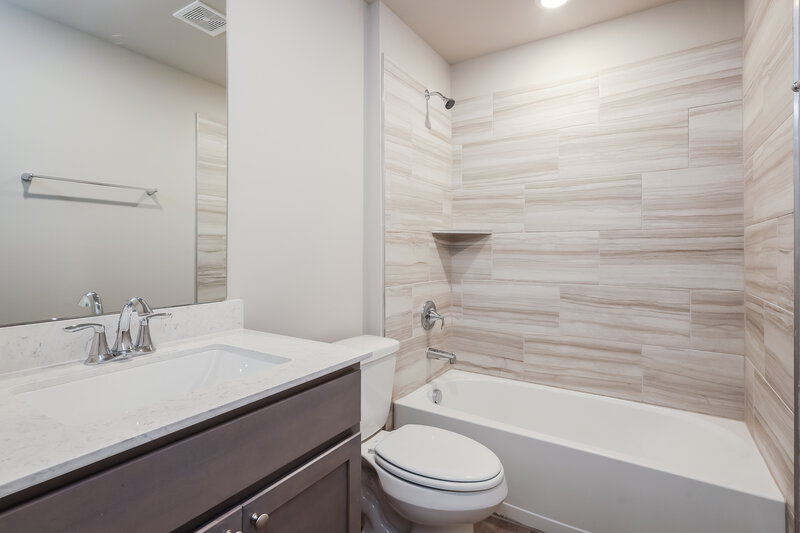 1,690/Mo, 4000 Canyon Ridge Lane Mustang, OK 73064 Bathroom View