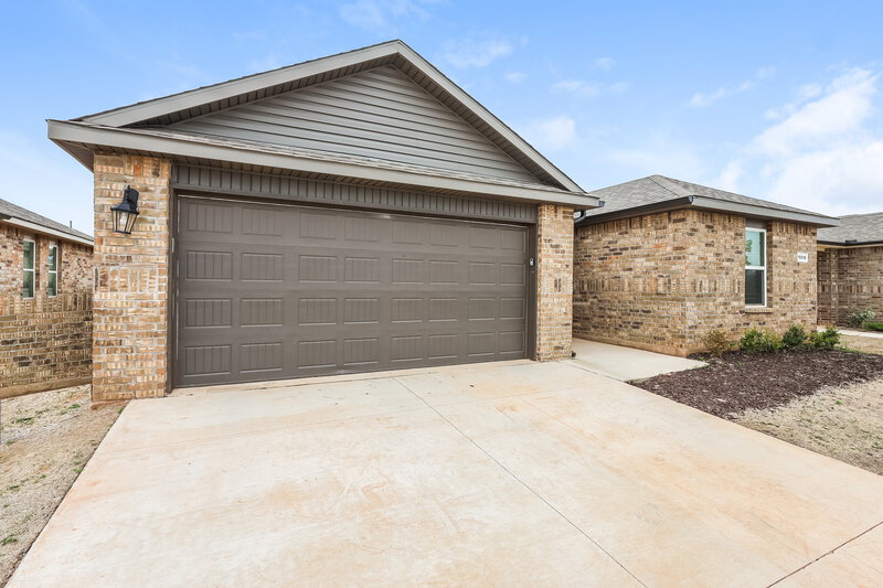 2,185/Mo, 10516 SW 39th Street Mustang, OK 73064 Front View