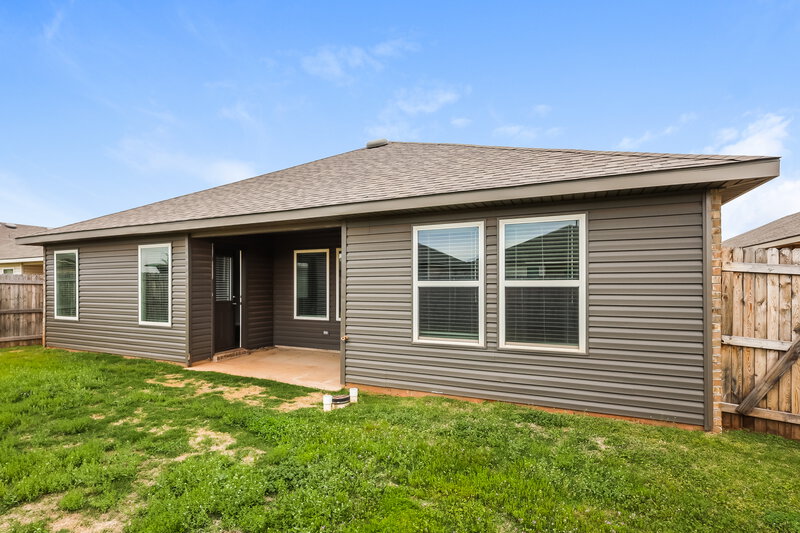 2,185/Mo, 10516 SW 39th Street Mustang, OK 73064 Rear View 2