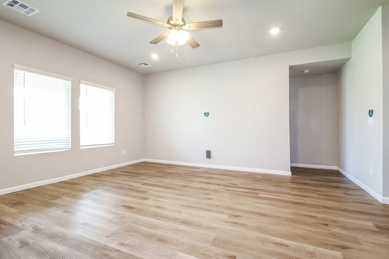 1,835/Mo, 10416 SW 39th Street Mustang, OK 73064 Living Room View
