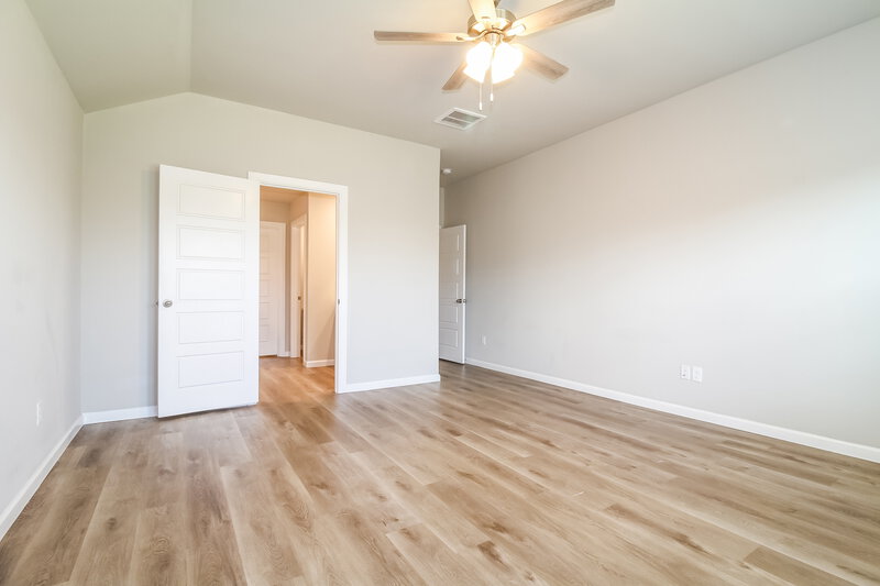 1,835/Mo, 10416 SW 39th Street Mustang, OK 73064 Main Bedroom View 2