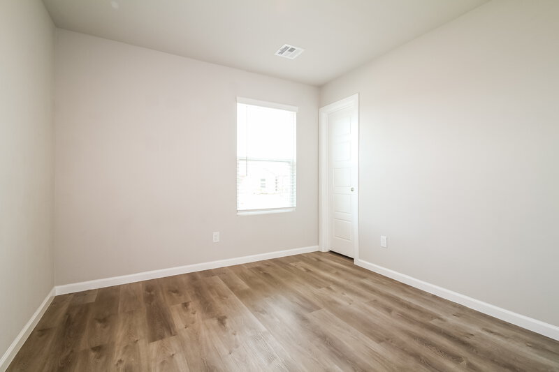 1,835/Mo, 10416 SW 39th Street Mustang, OK 73064 Bedroom View 2