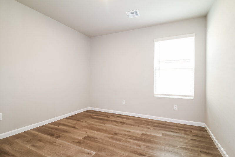 1,835/Mo, 10416 SW 39th Street Mustang, OK 73064 Bedroom View 5