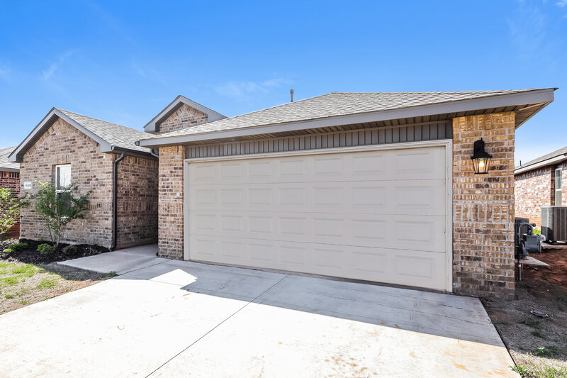 2,540/Mo, 10408 SW 39th Street Mustang, OK 73064 Front View