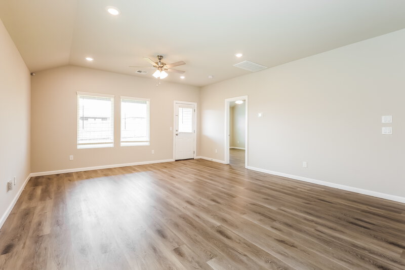 2,540/Mo, 10408 SW 39th Street Mustang, OK 73064 Living Room View