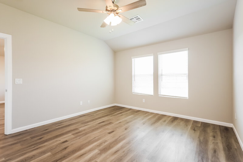 2,540/Mo, 10408 SW 39th Street Mustang, OK 73064 Main Bedroom View 2