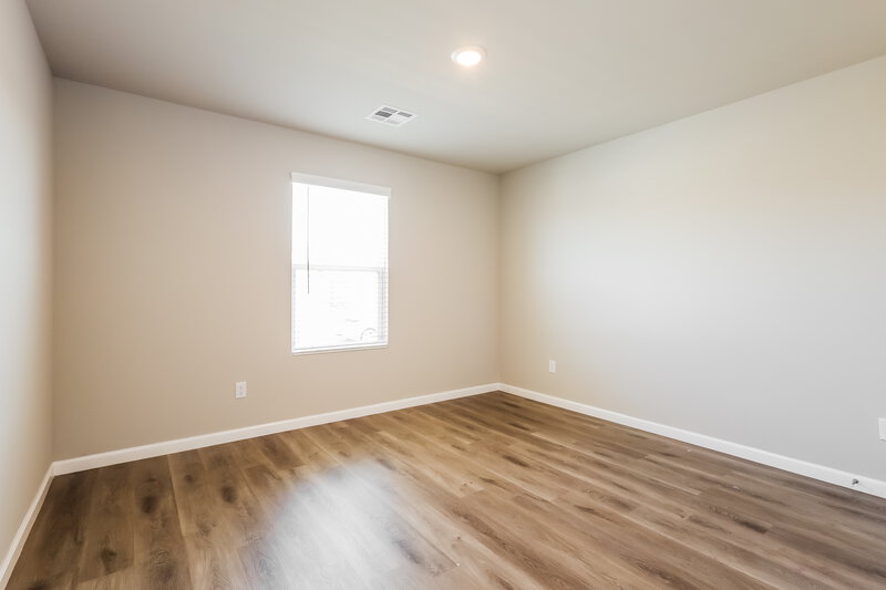 2,540/Mo, 10408 SW 39th Street Mustang, OK 73064 Bedroom View