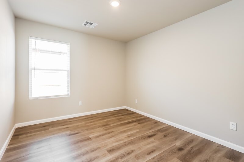 2,540/Mo, 10408 SW 39th Street Mustang, OK 73064 Bedroom View 2