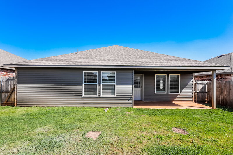 2,540/Mo, 10408 SW 39th Street Mustang, OK 73064 Rear View