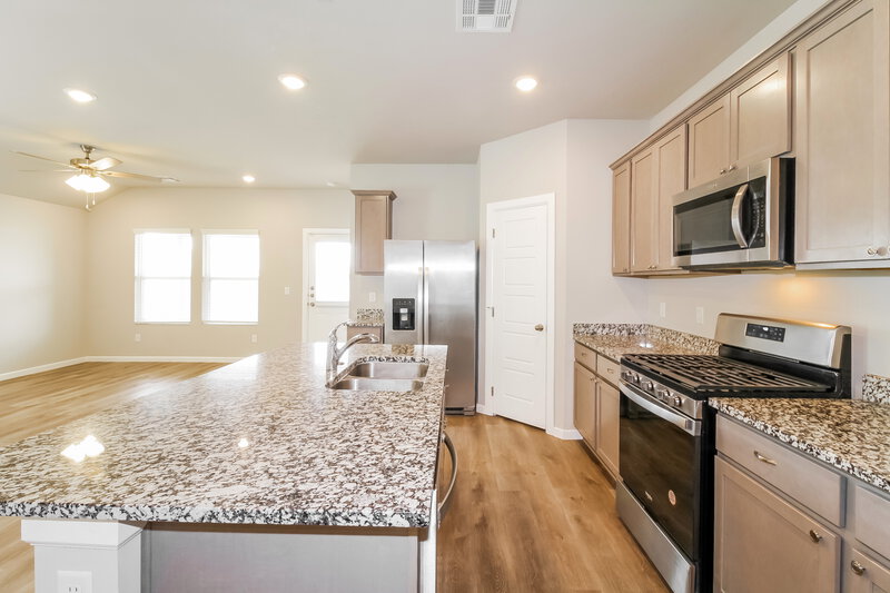 1,715/Mo, 10405 SW 40th Street Mustang, OK 73064 Kitchen View