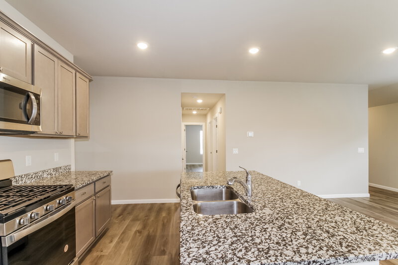 1,715/Mo, 10405 SW 40th Street Mustang, OK 73064 Kitchen View 2