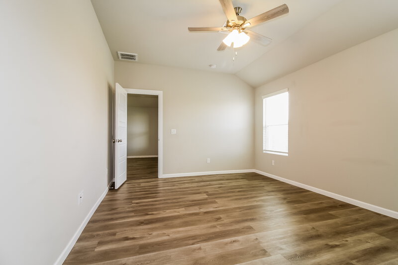 1,715/Mo, 10405 SW 40th Street Mustang, OK 73064 Main Bedroom View