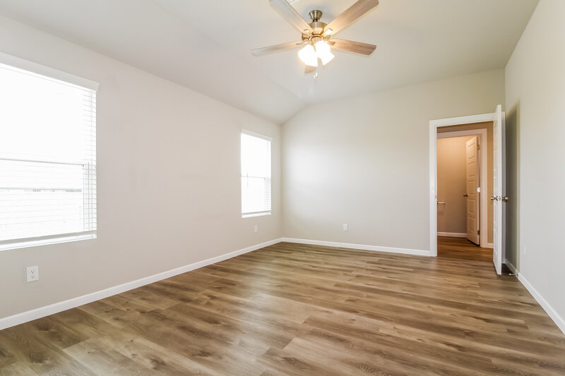 1,715/Mo, 10405 SW 40th Street Mustang, OK 73064 Main Bedroom View 2